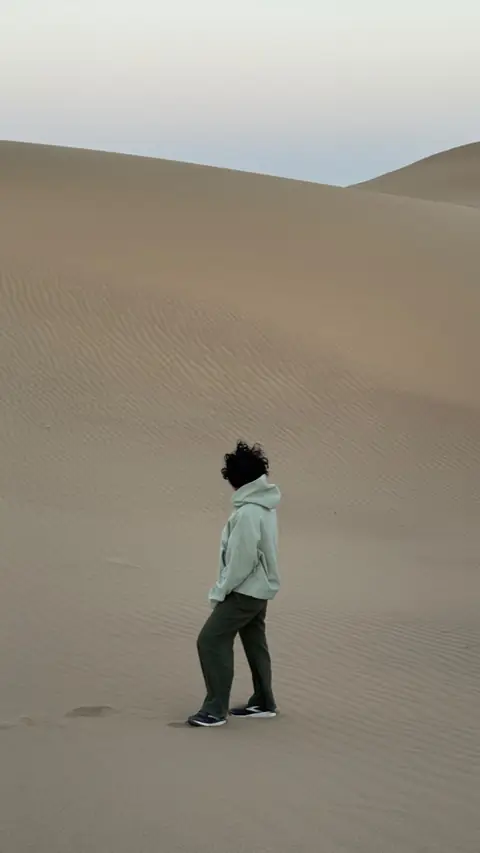 کمپ شبانه وسط کویر