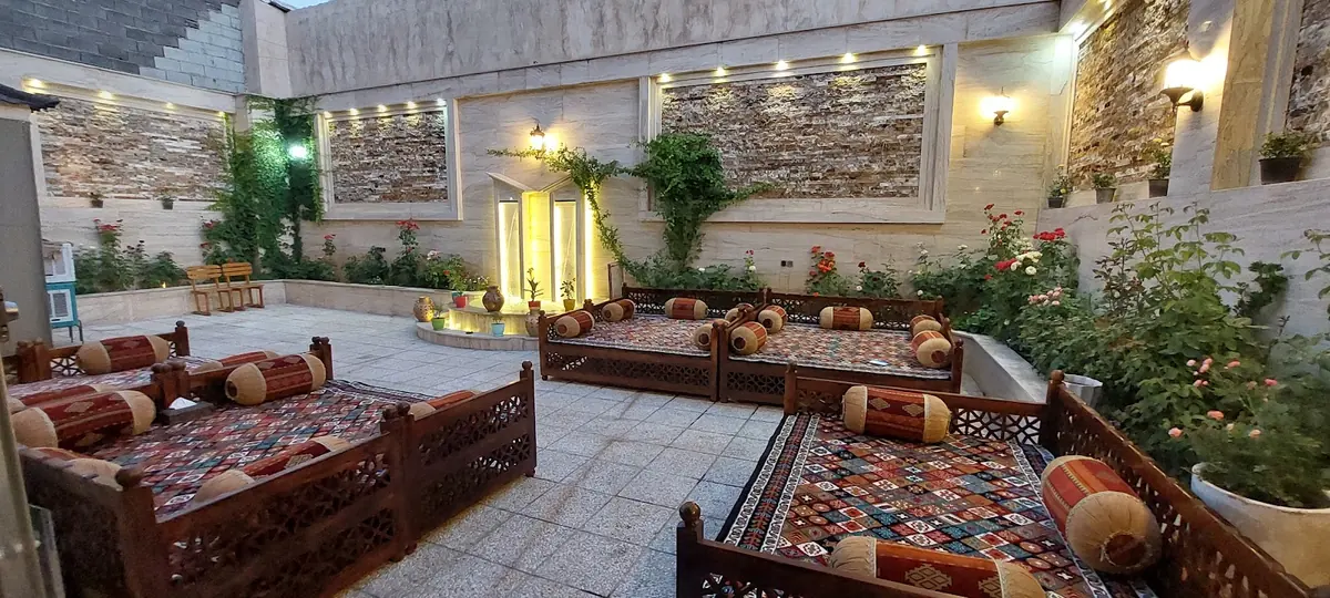 رستوران سنتی تخت طاووس