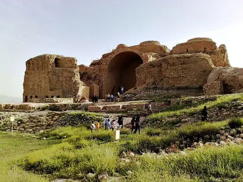 کاخ اردشیر و قلعه دختر فیروزآباد