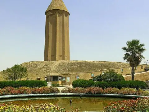 برج گنبد قابوس