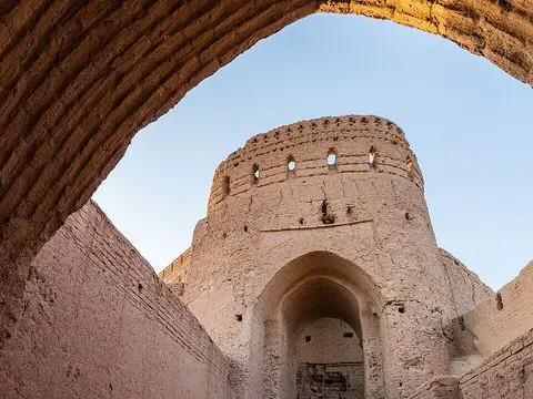 قلعه نارین و یخچال میبد