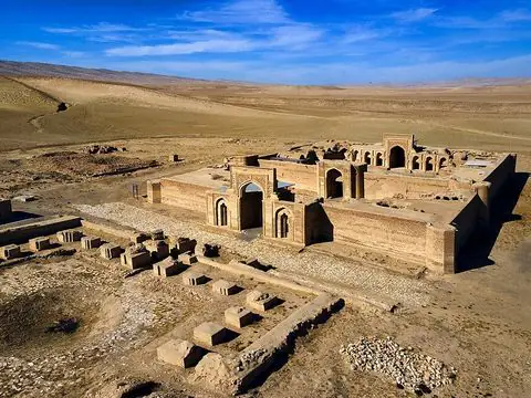 کاروانسرای رباط شرف