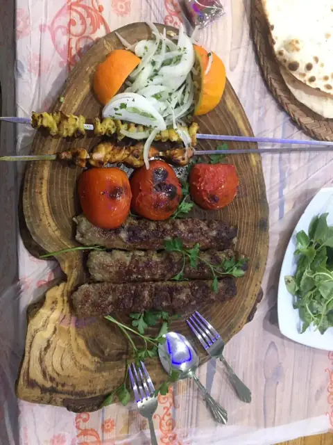 کبابی علی‌بابا