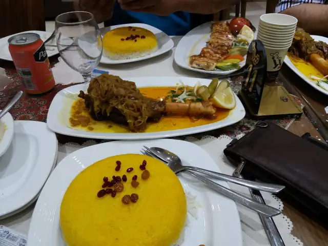 رستوران تیارا