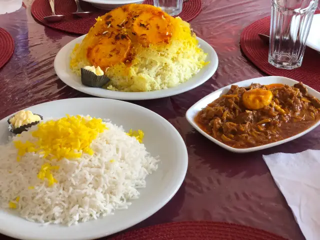 رستوران خانه صادقی