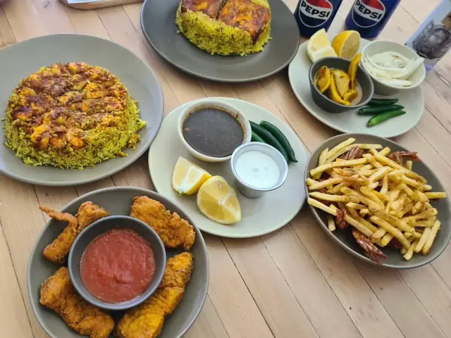 رستوران دریایی خورسند