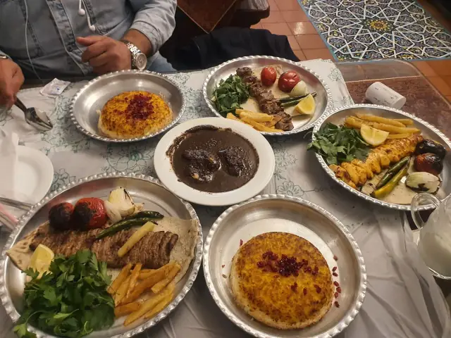 حاج اسماعیل چلویی