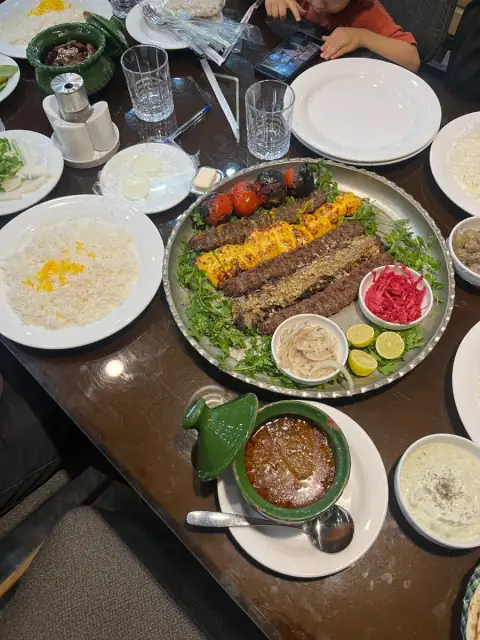 رستوران آقای کباب