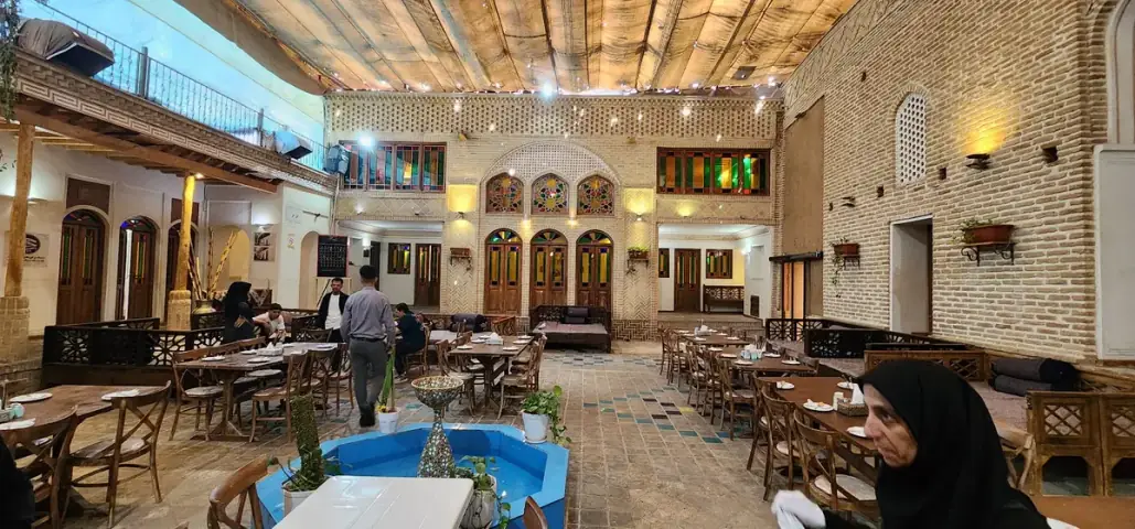 رستوران عمارت بادگیر
