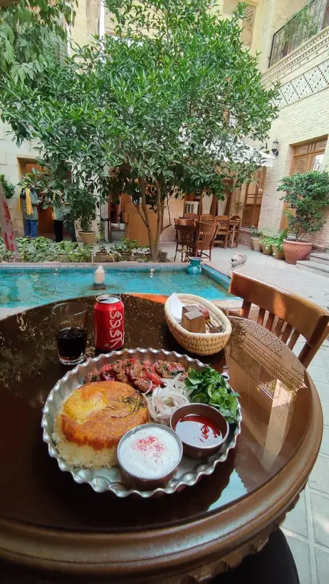 عمارت گلبهاری