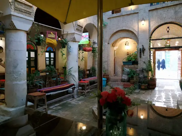 خانه تاریخی و رستوران مستوفی
