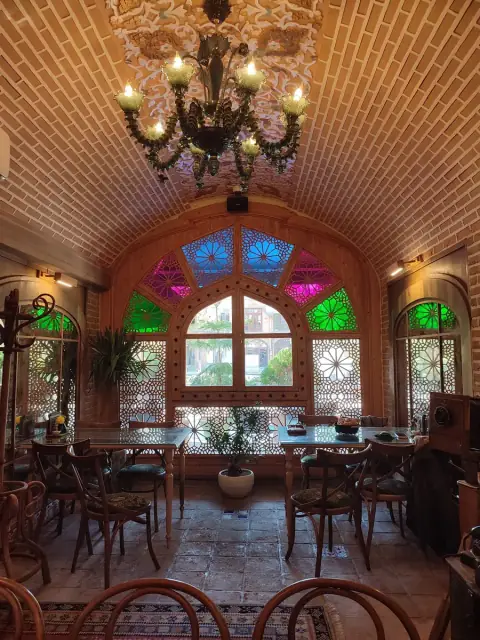 رستوران سنتی چاپاری