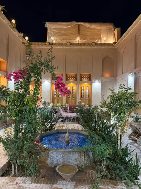 بوم‌گردی یارا